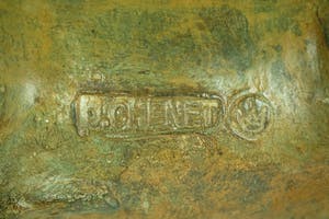 Pierre Chenet - Twee bronzen biggetjes kopen? Bied vanaf 319!