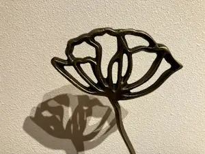 Brons (Onbekend) - Prachtig beeld van een bronzen roos. kopen? Bied vanaf 45!