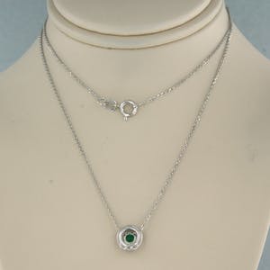 14k gouden collier met hanger bezet met smaragd en briljant geslepen diamant kopen? Bied vanaf 175!