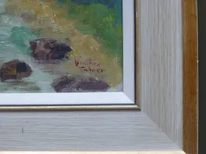 Winifred Turner - huis in bos met beek kopen? Bied vanaf 75!