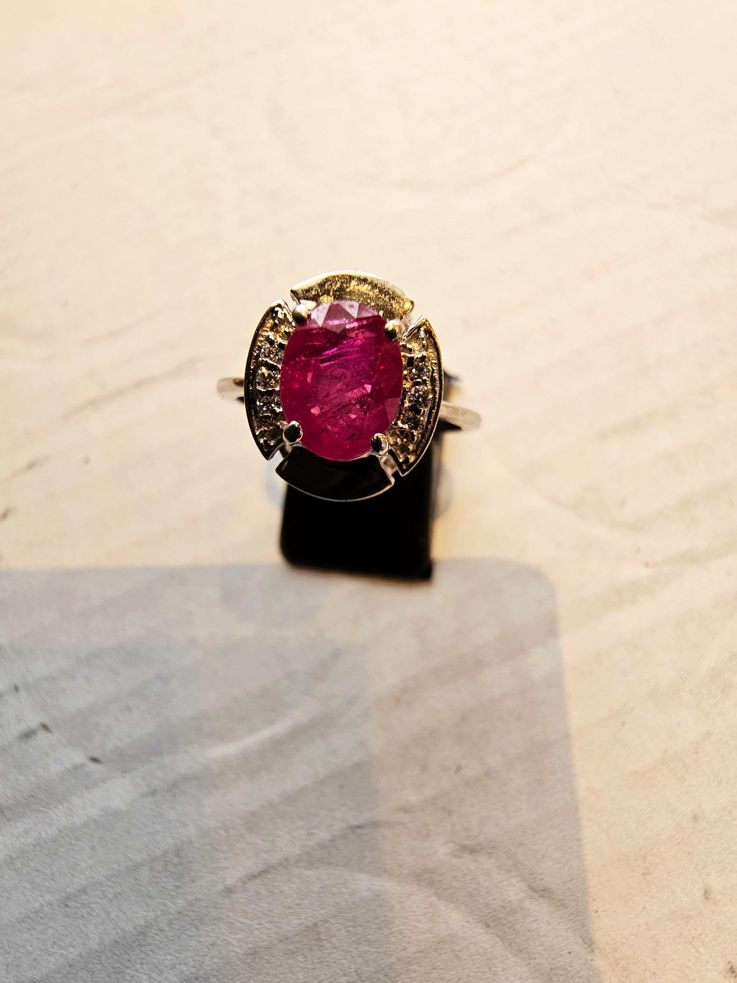 ZILVEREN RING 925 MET ROBIJNEN EN ZIRKONIA kopen? Bied vanaf 90!