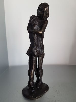 Astrid Veldhuyzen-Koppen - Beeld " Beschutting" kopen? Bied vanaf 40!