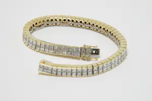 Acheter19 - 18 karaats geelgouden armband met ca 13 crt princess geslepen diamanten? Enchérissez de 4850!