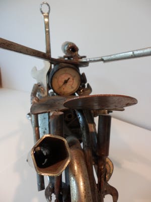 Niet of onleesbaar gesigneerd - METALEN SCULPTUUR MOTORFIETS!!! kopen? Bied vanaf 1!