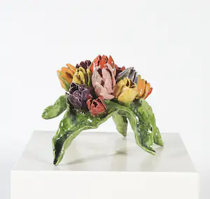 Wendy Limburg - Keramieken dekselvaas met tulpen kopen? Bied vanaf 100!