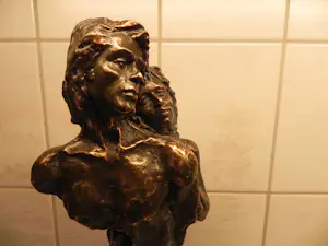 Andre Paor - Bronzen beeld jonge man en vrouw kopen? Bied vanaf 75!