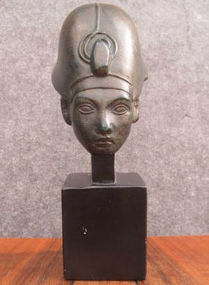 Harrie Antheunis - Buste Nefertiti kopen? Bied vanaf 35!