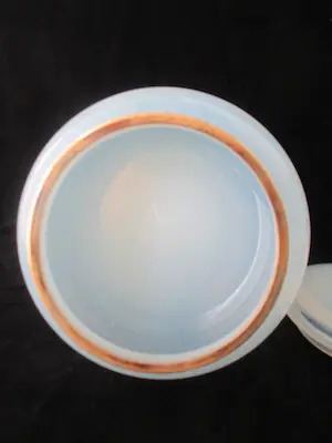 Niet of onleesbaar gesigneerd - Opaline vaas/bonbonnière kopen? Bied vanaf 1!