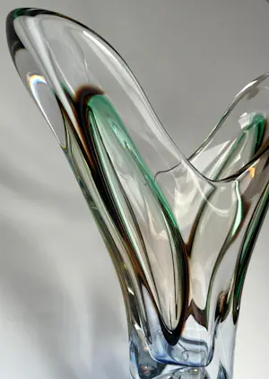 Adam Jablonski - Ornamental vase "Demure" kopen? Bied vanaf 150!