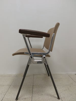 Giancarlo Piretti - voor Castelli - Set van twee vintage DSC 106 stoelen kopen? Bied vanaf 70!