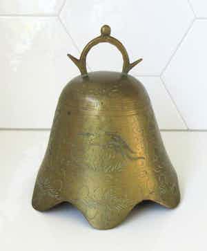 Niet of onleesbaar gesigneerd - Chinese Messing Tempelbel verkocht voor € 10!