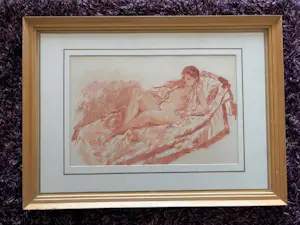 Pieter Starreveld - naakt op sofa in roodkrijt kopen? Bied vanaf 85!