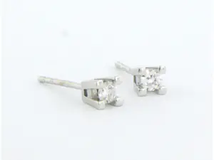 18k wit gouden solitair oorknoppen met briljant geslepen diamant tot. 0,18ct kopen? Bied vanaf 300!