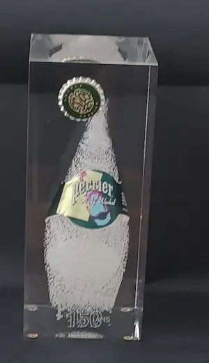 AcheterAndy Warhol - Perrier - Flesje in een plexiglas blok? Enchérissez de 150!