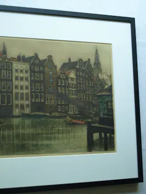 Cornelis Brandenburg - Kleurenets, Damrak Amsterdam – Lijst, 63 x 83 cm. kopen? Bied vanaf 1!