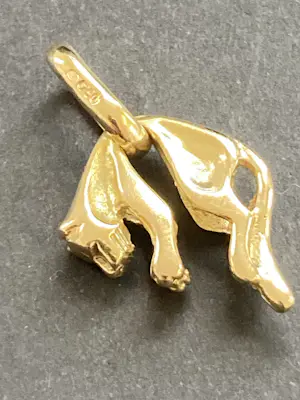 18 karaats geelgouden panter als hanger kopen? Bied vanaf 445!