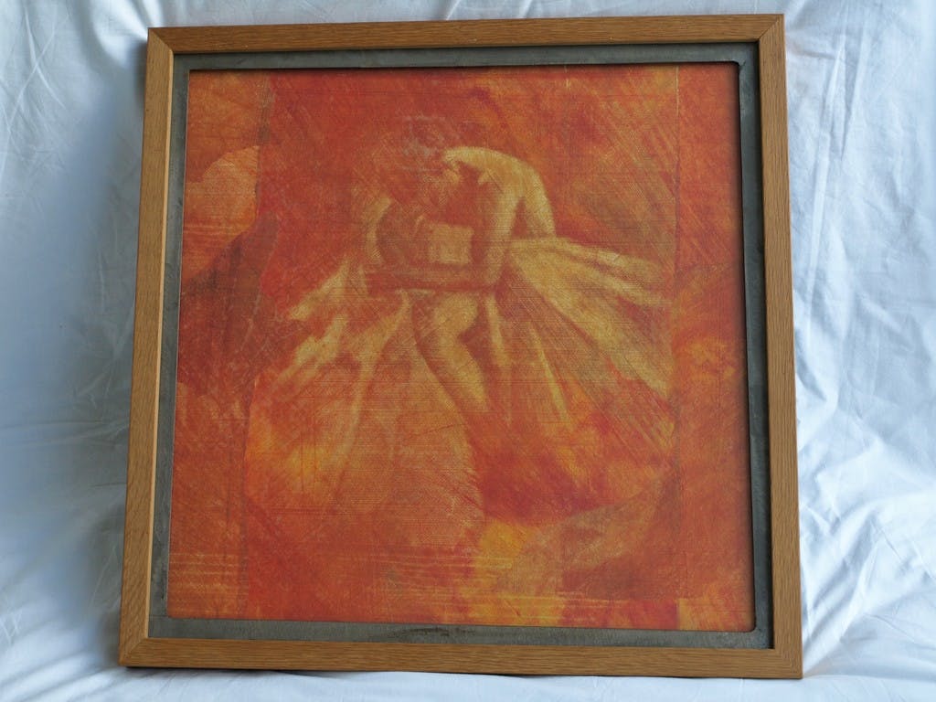 Niet of onleesbaar gesigneerd - Onbekende techniek , Vrouw in oranje, Ballet ?– 54 x 54 cm  kopen? Bied vanaf 50!