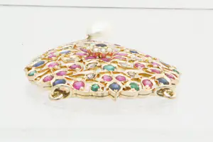 89 - Kleurrijke 14 karaats rosé gouden peervormige hanger met diamant. kopen? Bied vanaf 1350!