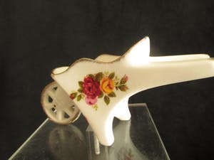 Niet of onleesbaar gesigneerd - 12 porseleinen miniaturen - Engeland - Cottage Rose kopen? Bied vanaf 1!