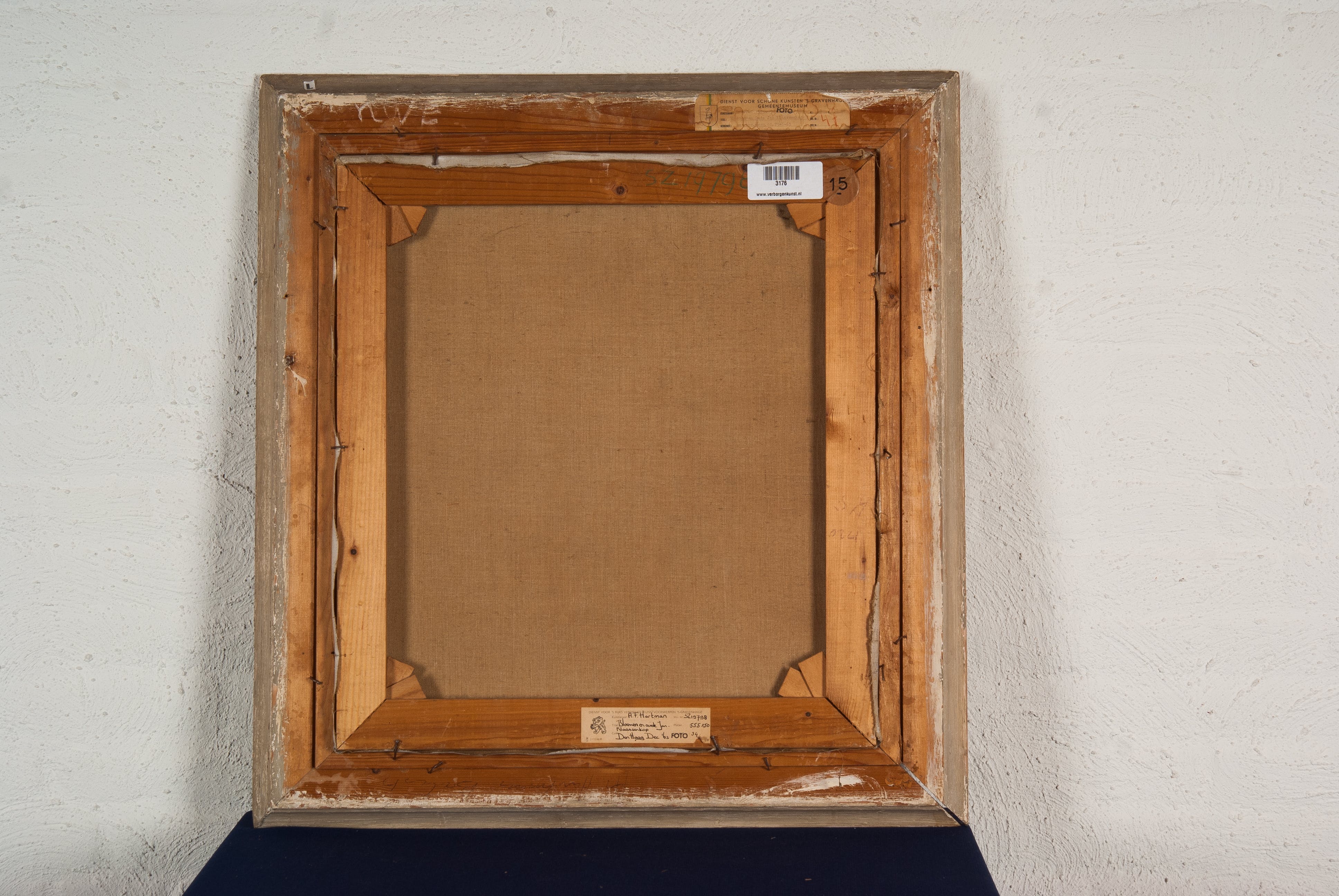 Frans Hartman - Bloemen in oude Jan Klaassenkop - Olieverf op doek - 1963 - gesigneerd kopen? Bied vanaf 100!