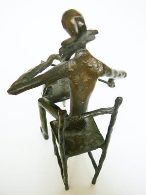 Brons (Onbekend) - De Cellist -brons gepatineerd- kopen? Bied vanaf 40!
