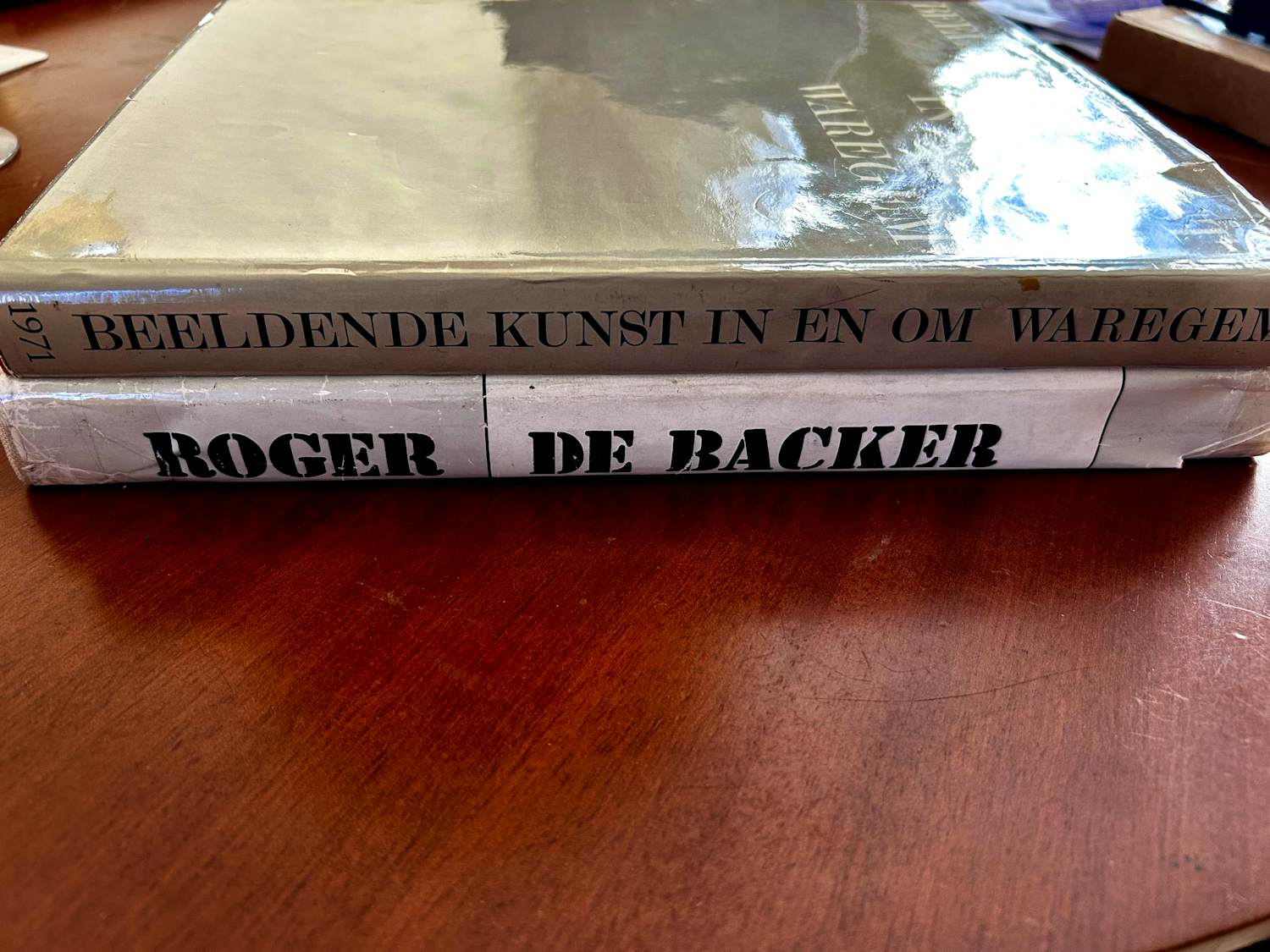 Jean Oosterlynck - 2 kunstbooeken - Beeldende kunst in en om Waregem - Roger De Backer verkocht voor € 20!