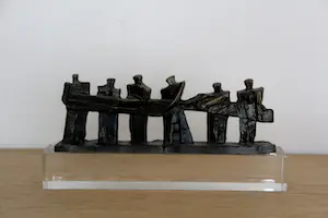 Frank Stoopman - brons: met elkaar verbonden kopen? Bied vanaf 99!