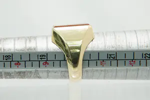 09 - Vintage seventies 14 Krt gouden zegel ring met grote lichtbruine steen kopen? Bied vanaf 280!