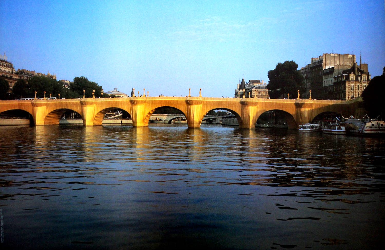 Christo - Ongesigneerde foto litho: The Pont Neuf Wrapped - 1976 kopen? Bied vanaf 25!