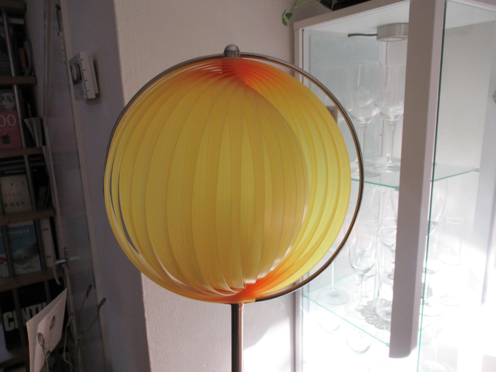 Niet of onleesbaar gesigneerd - Moon vloerlamp kopen? Bied vanaf 1!