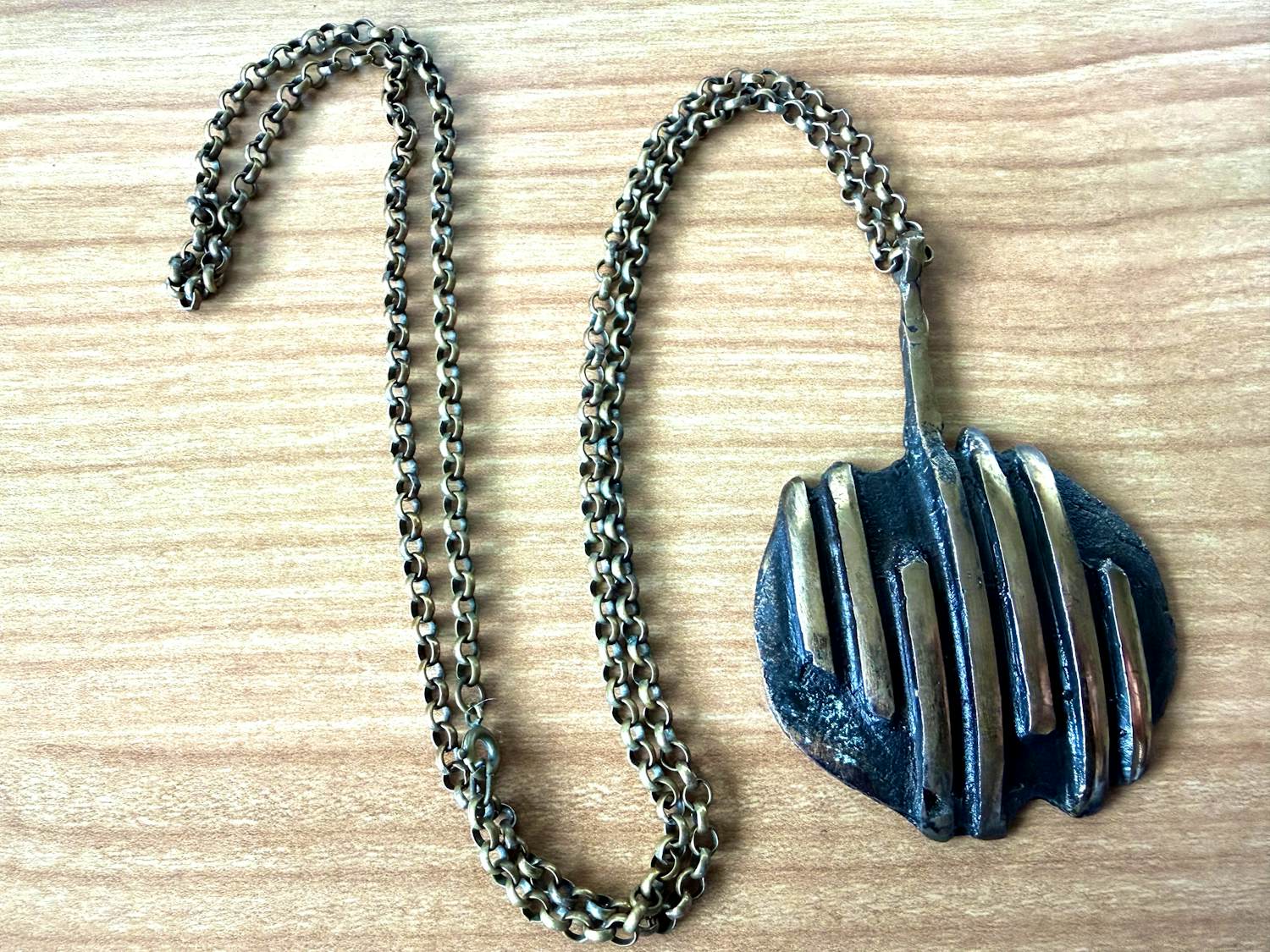 Harrie Lenferink - Prachtige bronzen hanger met originele ketting. kopen? Bied vanaf 125!