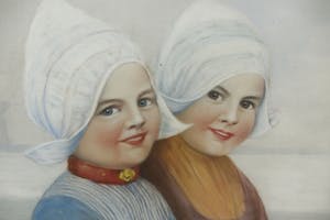 Niet of onleesbaar gesigneerd - Krijttekening, Twee meisjes in Zaanse klederdracht - Ingelijst kopen? Bied vanaf 1!