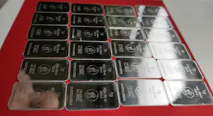 Internationaal Zilver - 25 x 1 gr .999 zilverbaartjes smelter Heimerle + Meuler r kopen? Bied vanaf 70!