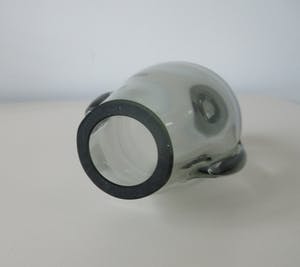 Niet of onleesbaar gesigneerd - Twee modernistische (Rook) glazen pinguin figuren kopen? Bied vanaf 1!