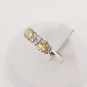 0.57ct Sapphire and Diamond Ring kopen? Bied vanaf 370!