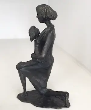 Corry Ammerlaan - Sculptuur “ Moederliefde “. Gesigneerd kopen? Bied vanaf 1!