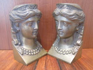 Brons (Onbekend) - Bronzen Kariatiden. kopen? Bied vanaf 60!