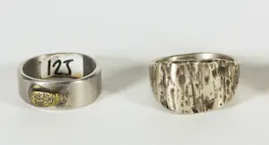 Menno Meijer - Lot van vijf ringen van roestvrijstaal en messing kopen? Bied vanaf 1!