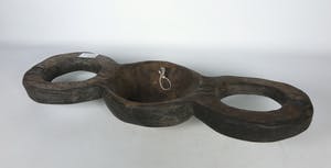 Boa - Bijzonder oorlogsmasker beschilderd met rood en wit pigment kopen? Bied vanaf 1!