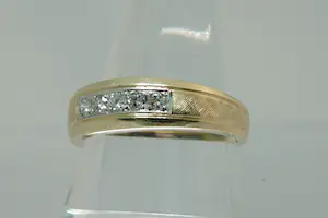 39 - Vintage 14krt geel-gouden rij- ring met 5 briljant gesl. (0.30ct) diamanten kopen? Bied vanaf 160!