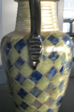 Roger Guerin - Handgemaakte kruik of vaas/twee oren. kopen? Bied vanaf 10!