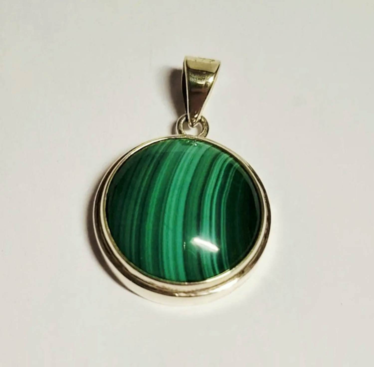 Nieuwe zilveren hanger met ronde malachiet kopen? Bied vanaf 65!