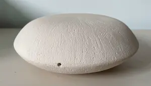 Niet of onleesbaar gesigneerd - Twee kunst keramische objecten kopen? Bied vanaf 1!