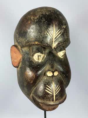 Dogon - 190543 - Tribal used African Bulu monkey mask - Congo verkocht voor € 65!