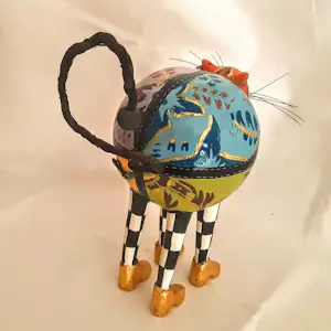 Thomas Hoffmann - Katzenfigur Norma mit Kugelbauch Tom`s Drag Collection handbemalt kopen? Bied vanaf 120!