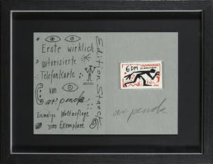 A.R. Penck - Gesigneerde zeefdruk met (ongeopende) telefoonkaart kopen? Bied vanaf 1!