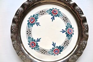 Niet of onleesbaar gesigneerd - Art deco Dienblad - Fraai uitgesneden Sierrand en Floraal decor kopen? Bied vanaf 1!