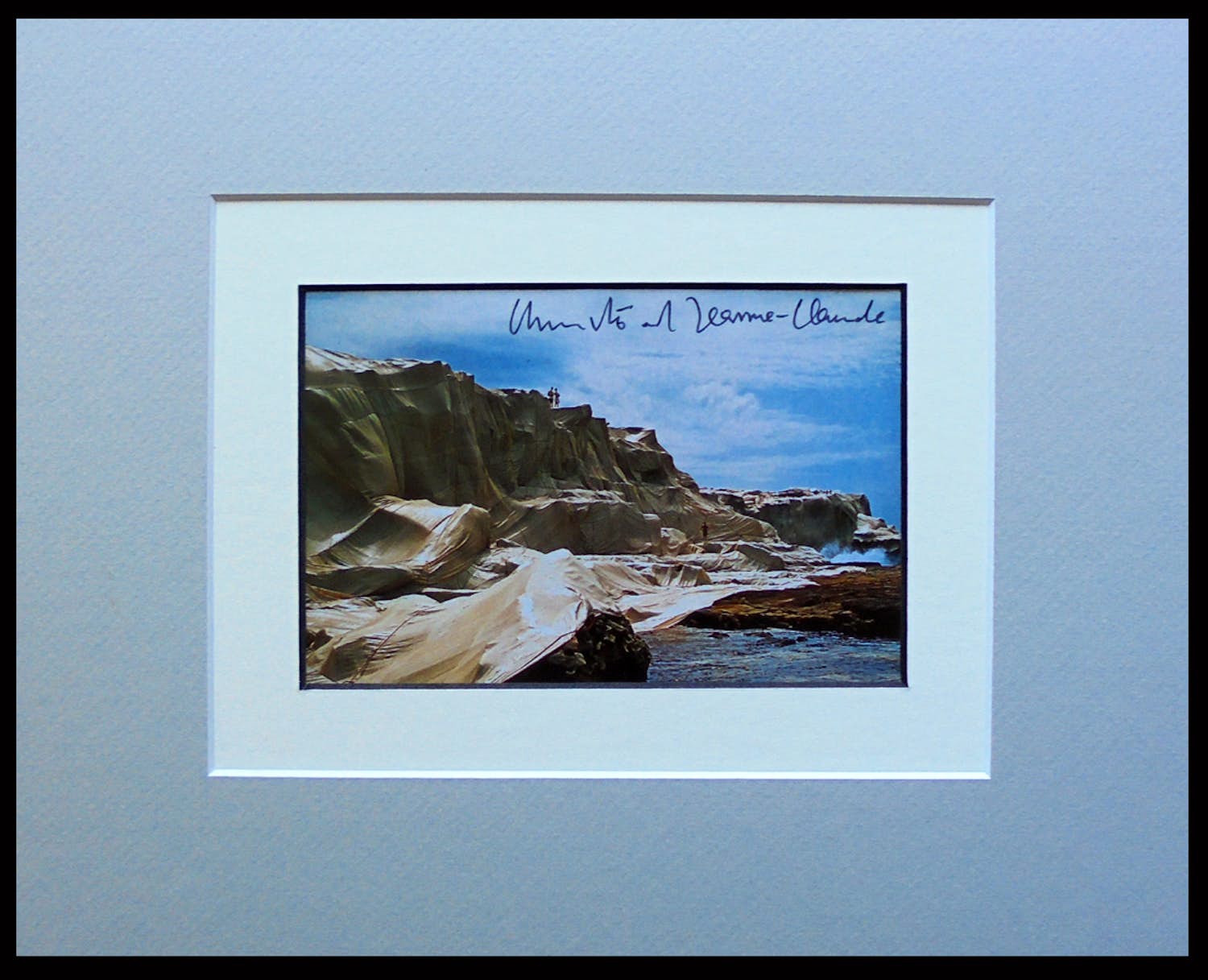 Christo - Project Wrapped Coast, Little Bay, Australia 1969 -artcard handgesigneerd verkocht voor € 89!