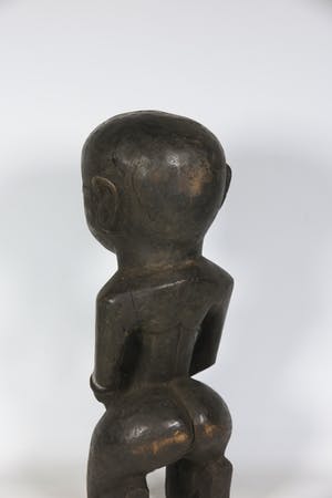 Yaka - Houten beeld van knielende zwangere vrouw kopen? Bied vanaf 20!