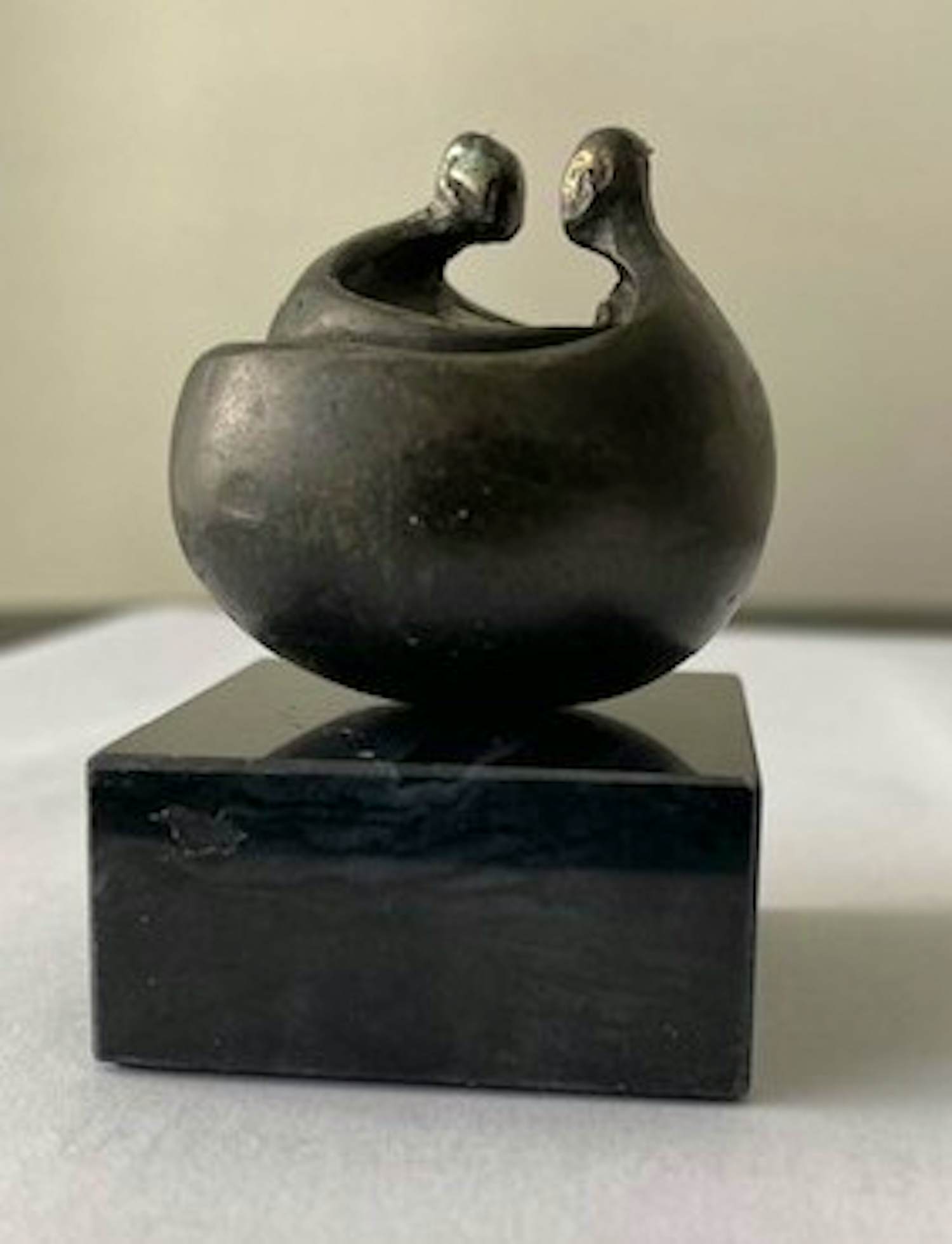 Corry Ammerlaan - Fraai zwaar verbronsd sculptuur "Take care" kopen? Bied vanaf 25!